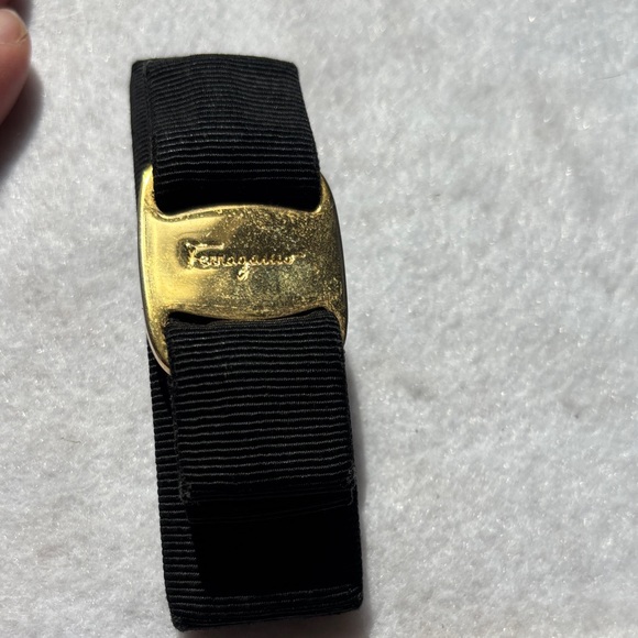 Salvatore Ferragamo Black Hair Clip with Gold Accent - Picture 1 of 17